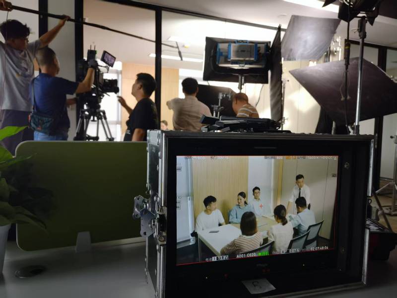 芮城县TVC拍摄公司：科技产品视觉化大师，诠释未来感与功能美学